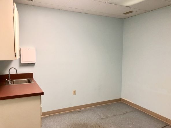 Medical Office Condo in Port Charlotte Medical District: 2400 Harbor Blvd, Port Charlotte, FL, 33952